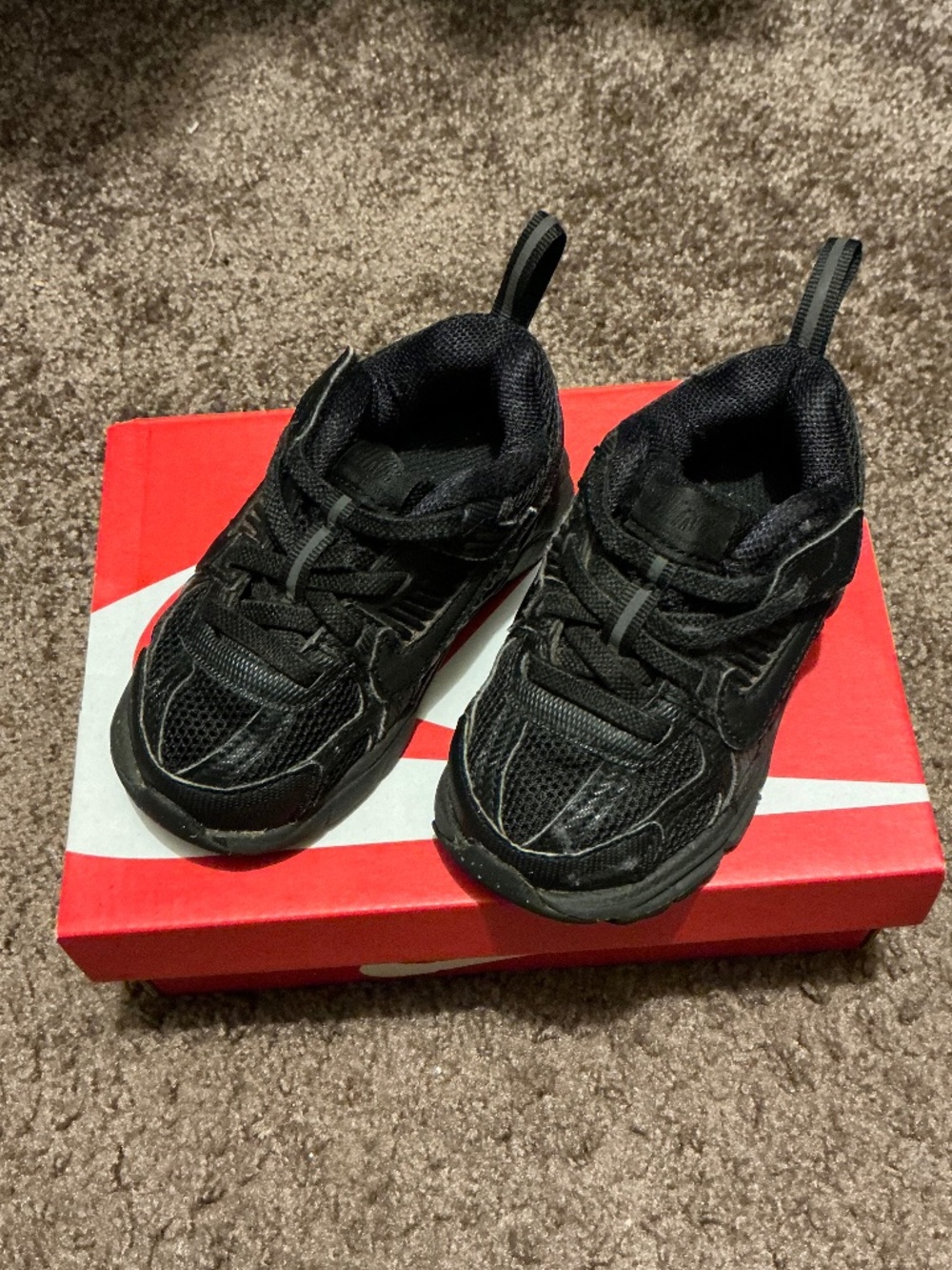 Toddler Nike Black Vomero size 6c